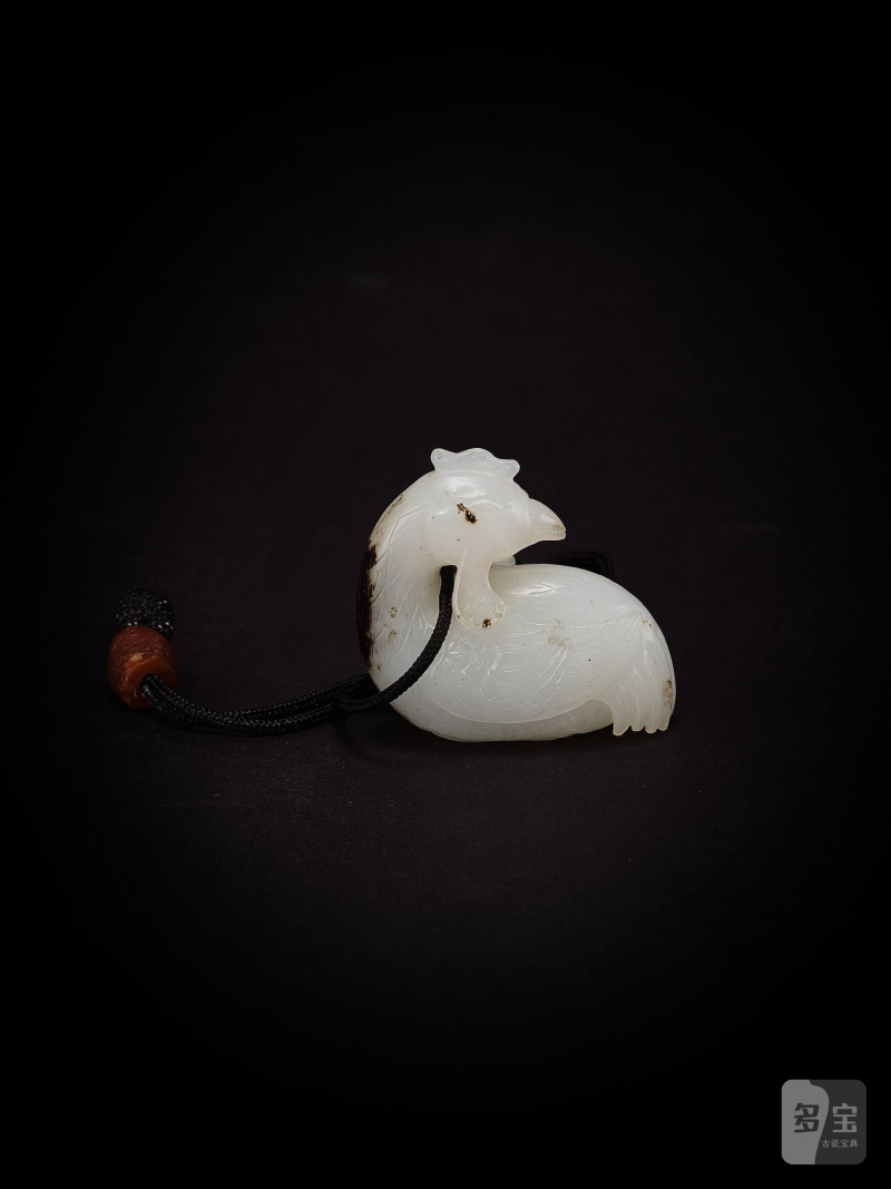 清十八/十九世紀　白玉鳳形珮 | A WHITE JADE FIGURE OF A PHOENIX - 图1